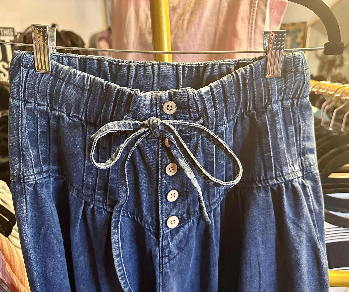 Wide leg jeans with pleats