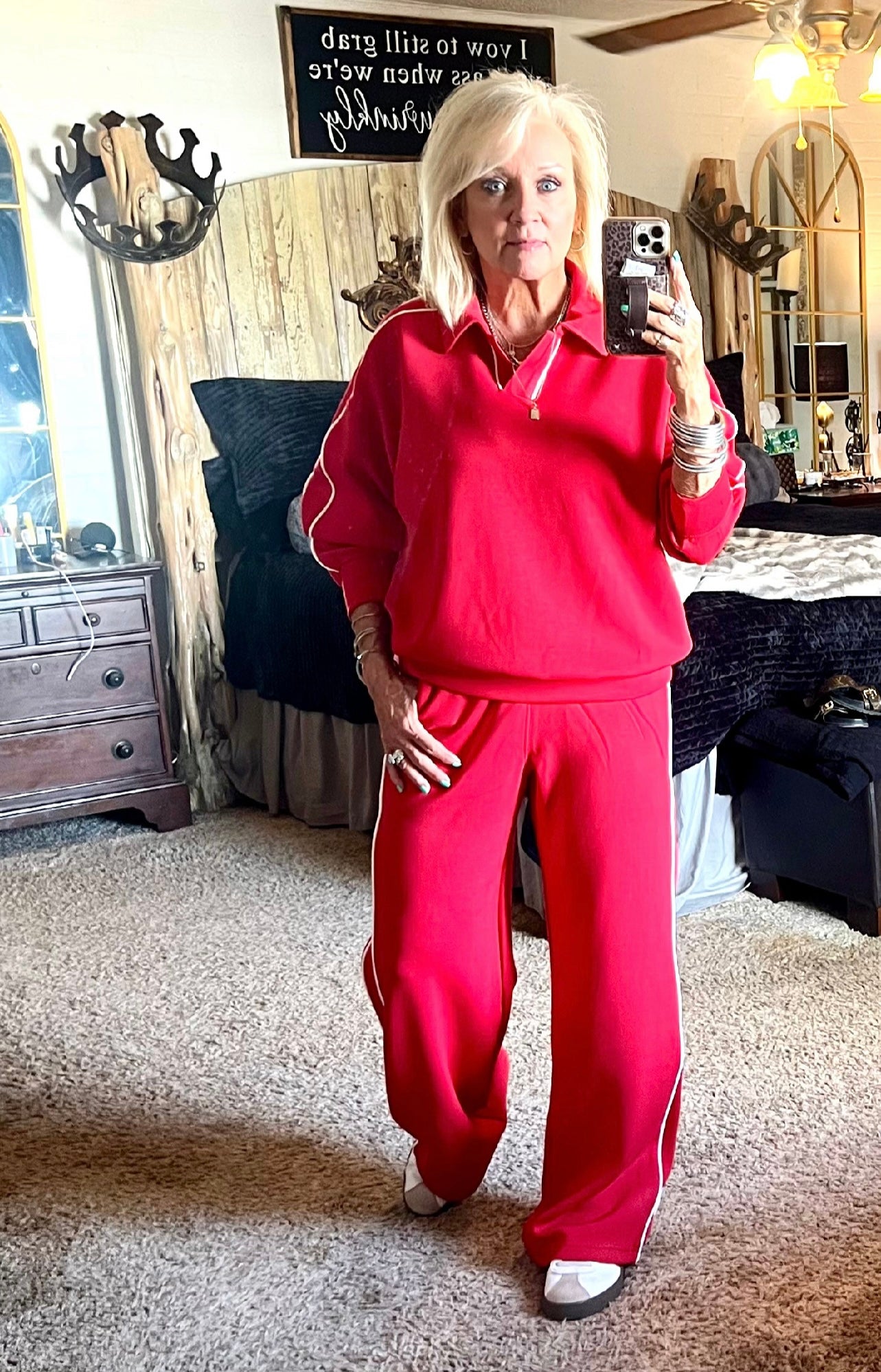 Red Sunday lounge set
