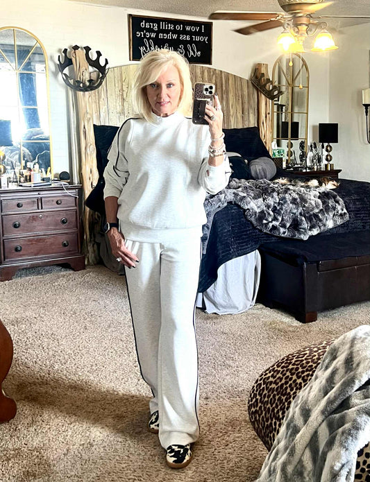 Light gray lounge set