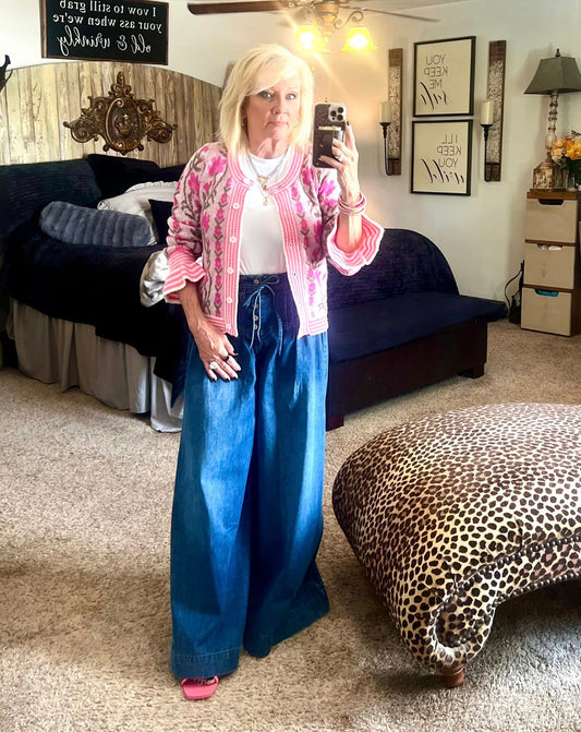 Wide leg jeans with pleats